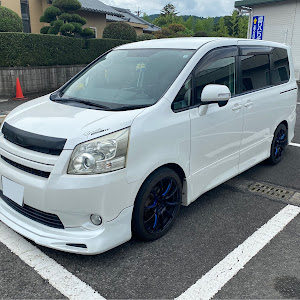 ノア ZRR70W