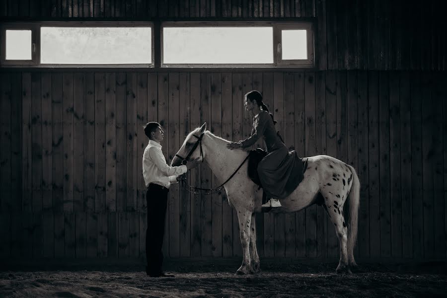 Nhiếp ảnh gia ảnh cưới Altynbek Zhantemirov (vashphotographer). Ảnh của 27 tháng 10 2021