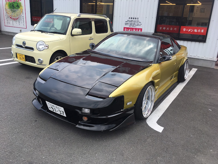 180SXのタイヤ交換・赤い看板のお店で撮影会に関するカスタム事例の投稿画像2枚目