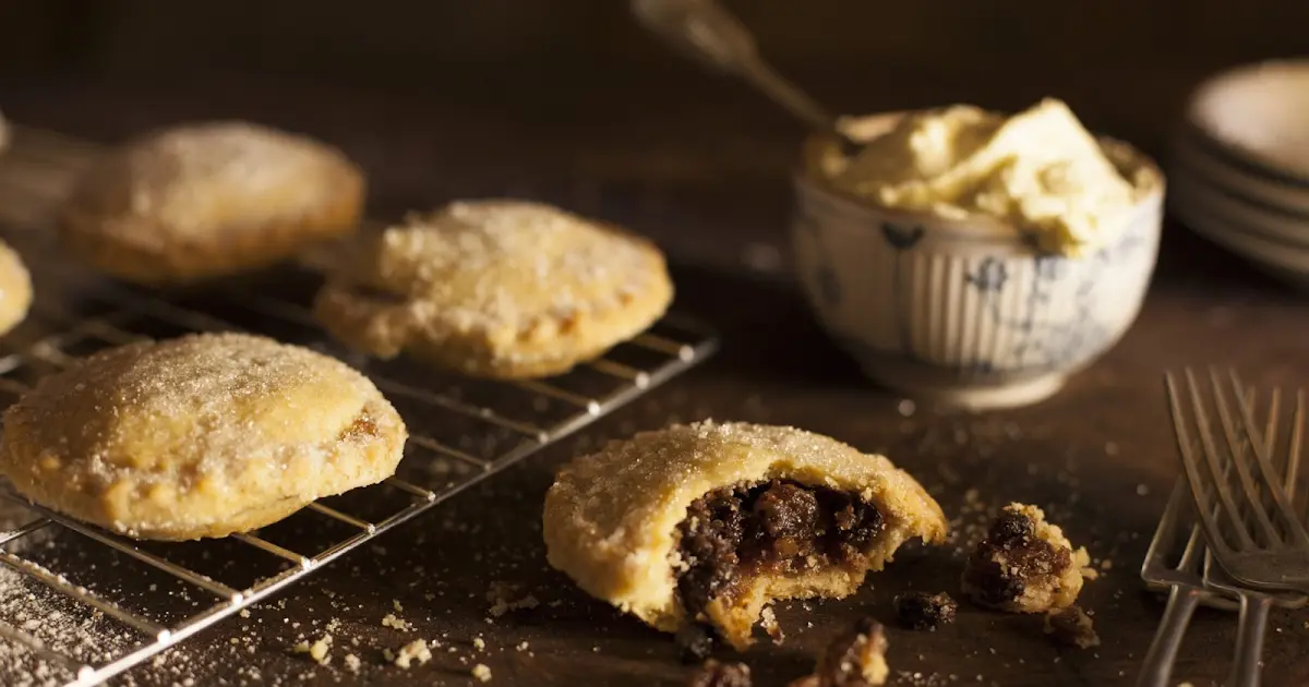 Easy Frangipane Topped Mince Pies - Easy Peasy Foodie