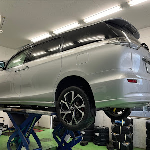 エスティマ AHR20W