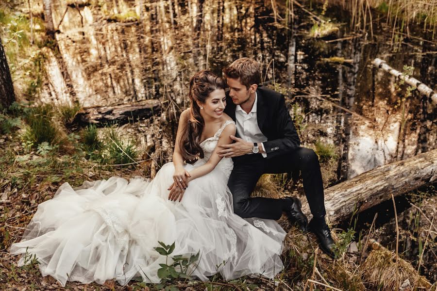Wedding photographer Aleksandra Alesko (arastudio). Photo of 13 May 2020