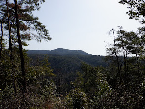 歩いてきた尾根（手前）