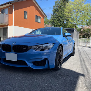 M4 クーペ F82