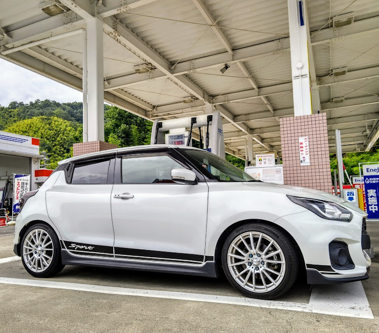 スイフトスポーツの夜勤明けからの洗車・今日から4連休に突入😊・確認は大切・とにかくスタンバイOK🕺・USB充電に関するカスタム事例の投稿画像4枚目