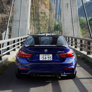 M4 クーペ F82