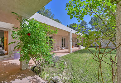 Maison avec piscine et terrasse 4