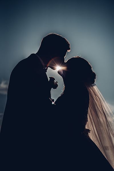 Fotografo di matrimoni Olga Sinoverska (synolya). Foto del 13 ottobre 2019