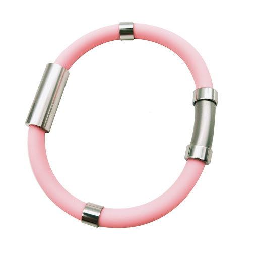 Title 2, Pulsera de silicona de iones negativos