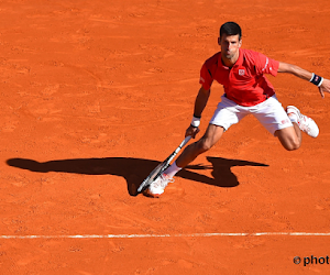 Djokovic herstelt zich na foutje en stoomt probleemloos door naar achtste finales