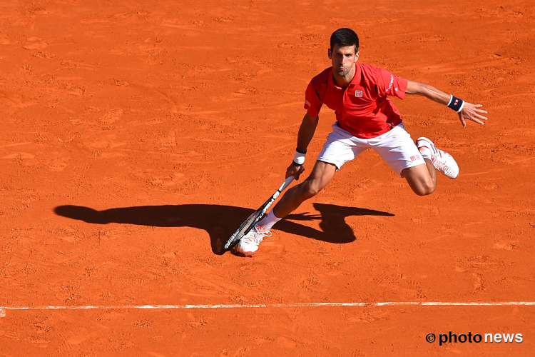 Djokovic herstelt zich na foutje en stoomt probleemloos door naar achtste finales