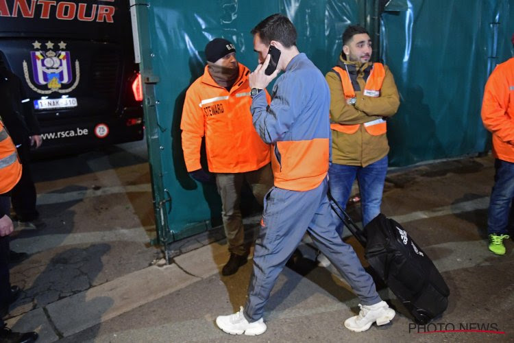 Anderlecht-spelers op hotel uit angst voor heethoofden, Verschueren wel opgewacht in Neerpede