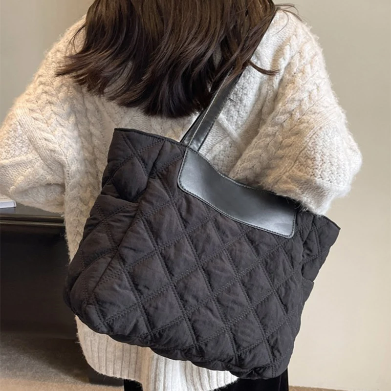 Rhombus schoudertas voor dames, luxe wintertas, grote capaciteit, casual en gepersonaliseerd, ideaal voor herfst, winter en dagelijks gebruik.