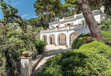 Villa avec piscine et jardin 2