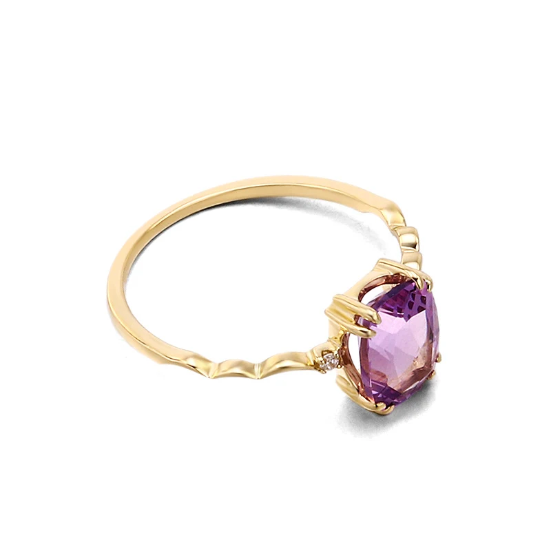 Sterling zilveren ring met vergulde golfdesign. Draag stijlvolle elegantie, perfect voor elke dag. Een uniek accessoire dat je look compleet maakt.