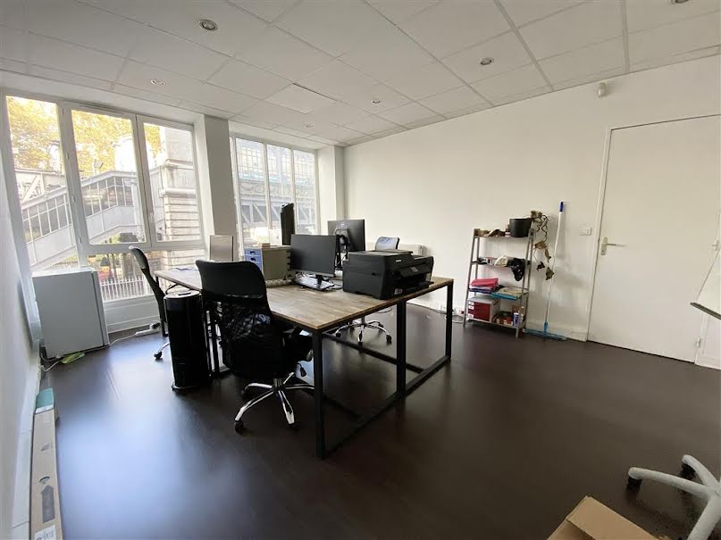 Location  locaux professionnels  127 m² à Paris 10ème (75010), 4 636 €