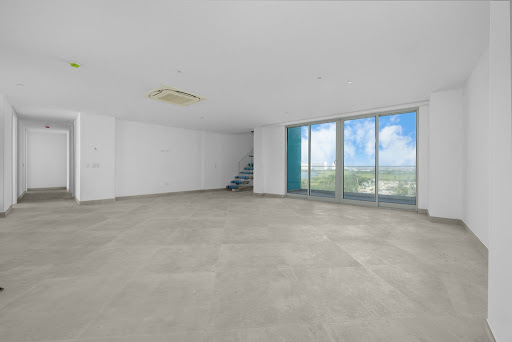 Appartement avec terrasse et piscine 1