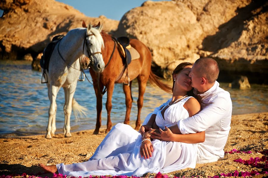 Fotógrafo de bodas Yuliya Karrara (yuliyacarrara). Foto del 25 de febrero 2015