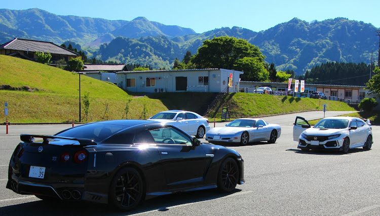 NISSAN GT-Rのドライブ・遭遇したクルマ・カブ号ミーティング・三愛レストハウスに関するカスタム事例の投稿画像1枚目
