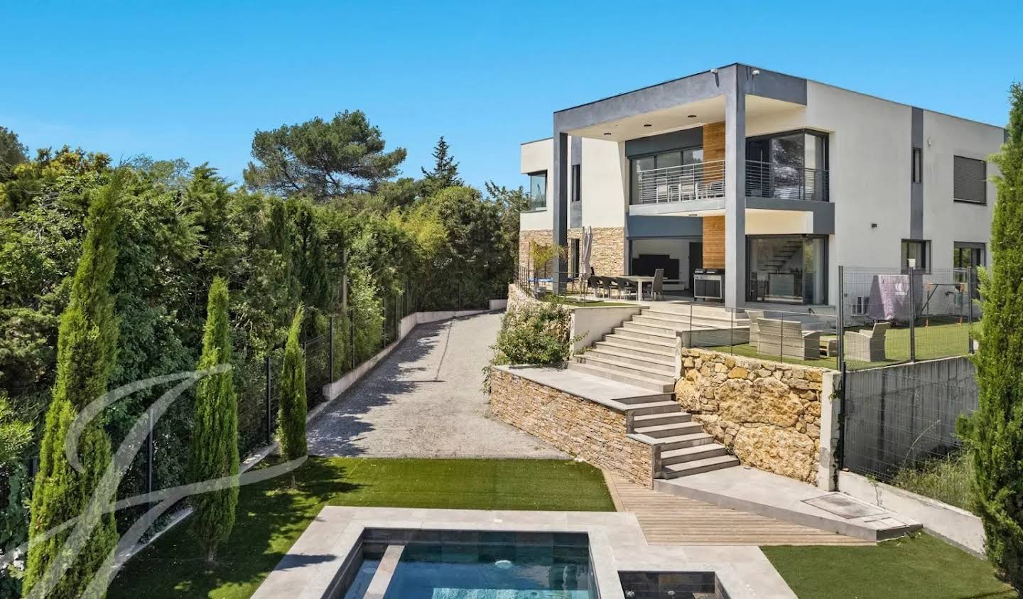 House with pool and terrace Mougins