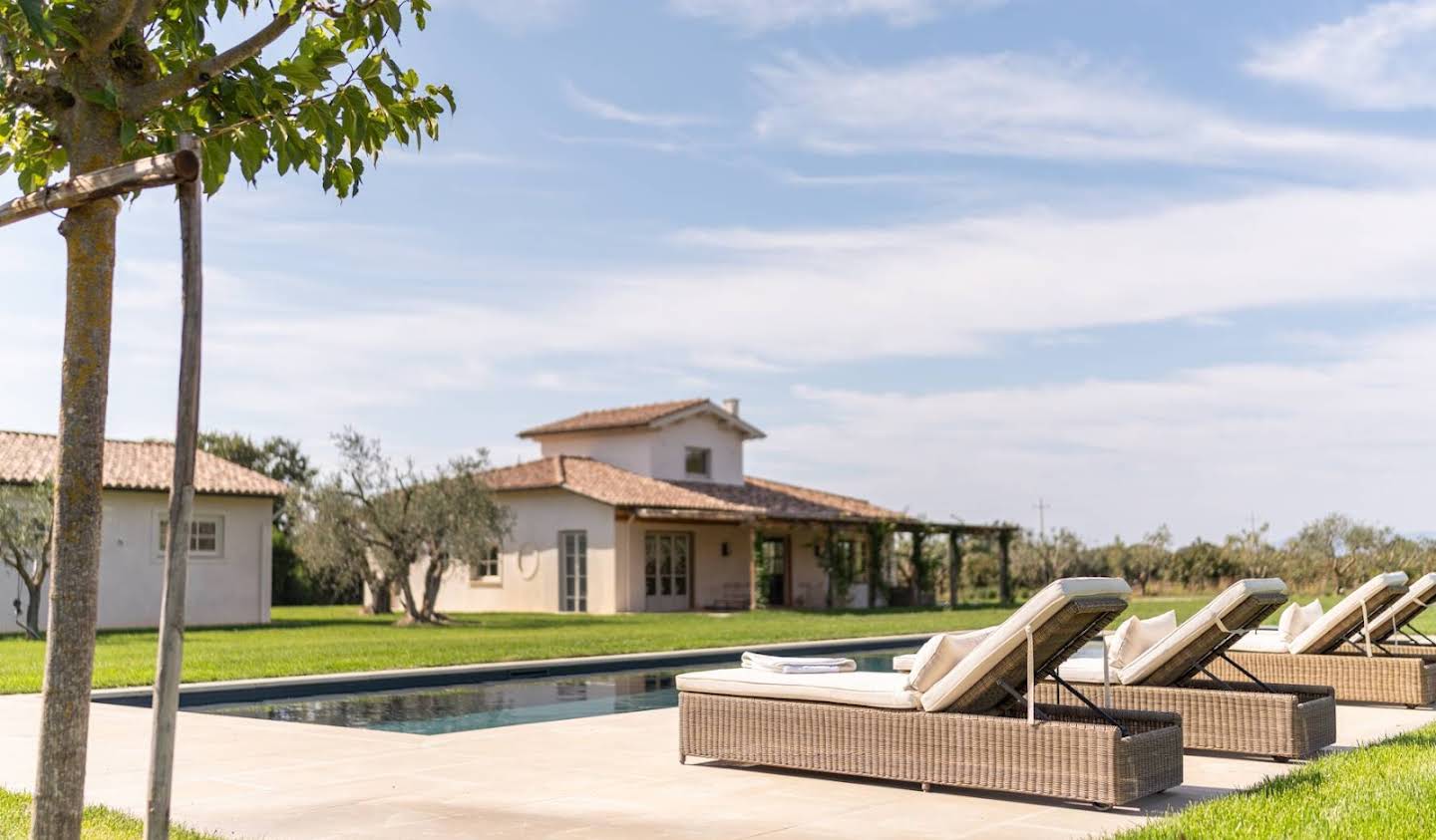 Corps de ferme avec jardin et piscine Capalbio