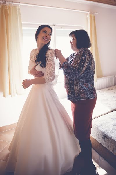 Fotógrafo de casamento Áron Stemler (mangofoto). Foto de 4 de junho 2021