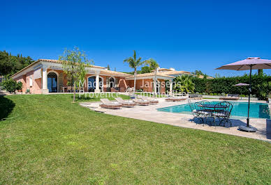 Villa with pool and terrace 3