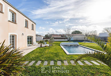 Maison avec piscine et terrasse 2