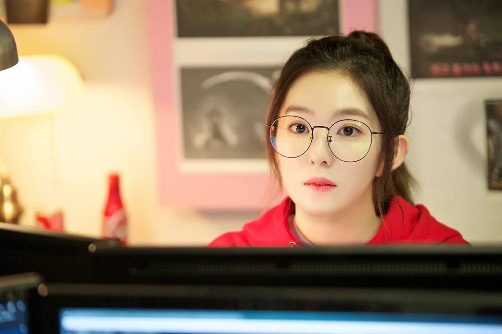 irene glasses 19