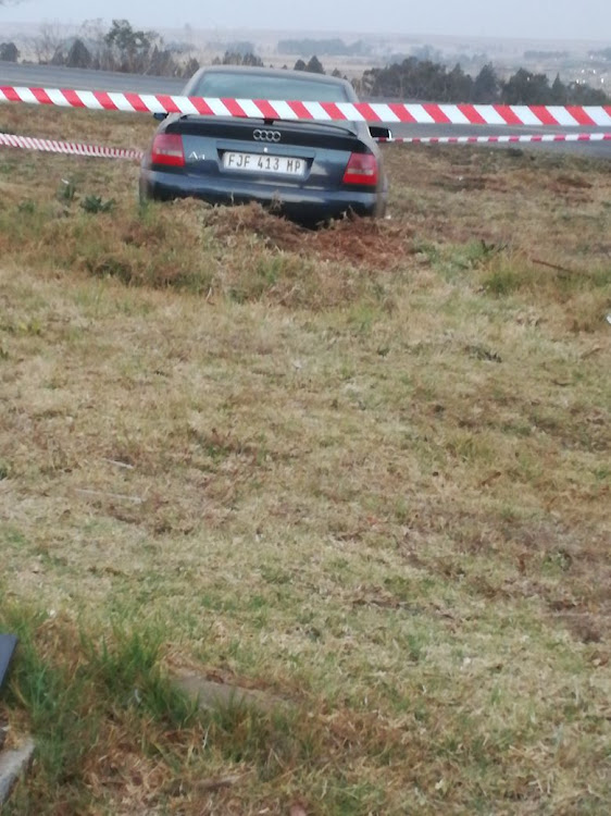 Attempted hijacking foiled as thief drives into ditch.