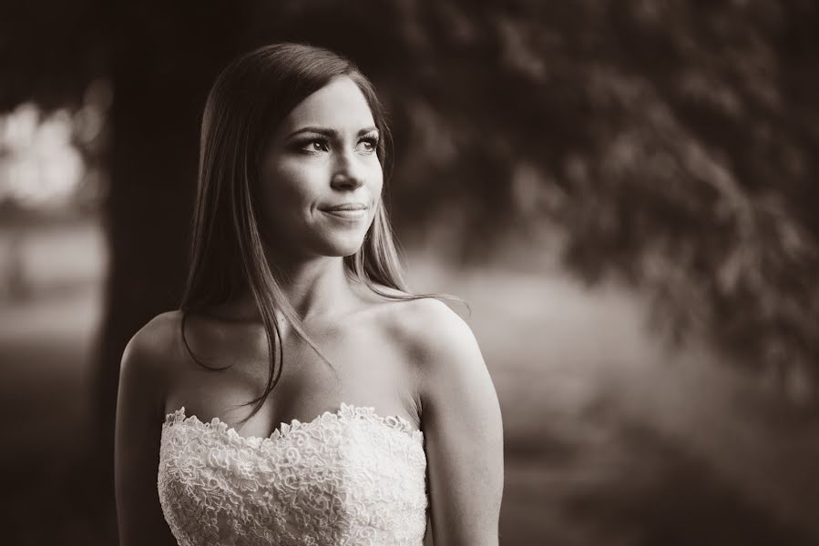 Wedding photographer Katarína Komžíková (komzikova). Photo of 28 April 2016