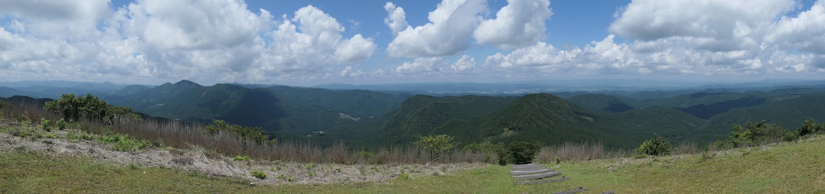 尼ヶ岳からパノラマ（西方面）