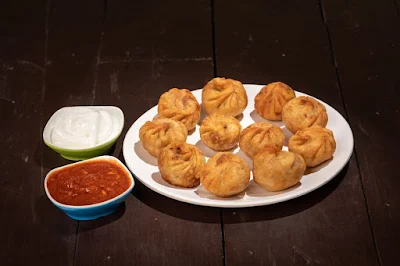 Hot Momos Aada