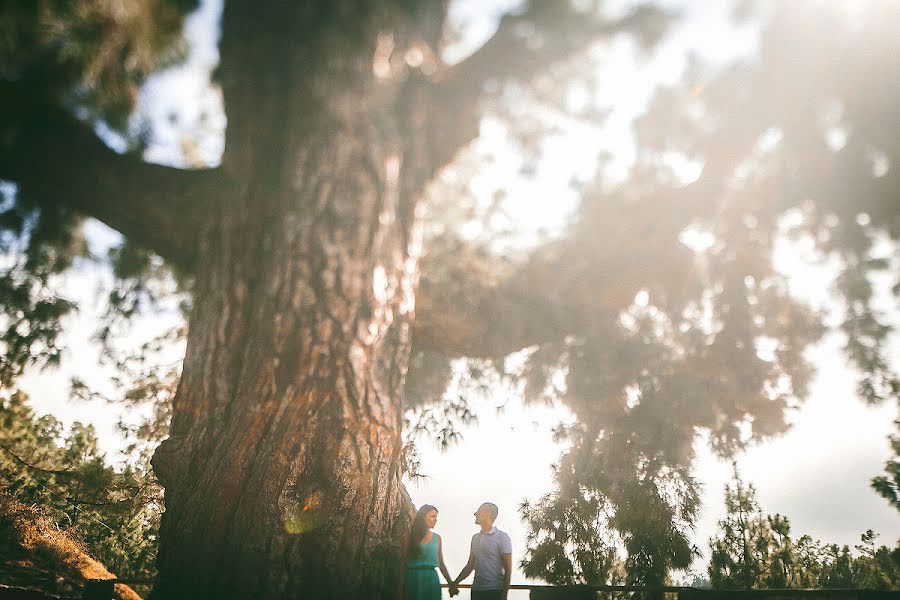 Fotógrafo de casamento Slava Semenov (ctapocta). Foto de 7 de dezembro 2013