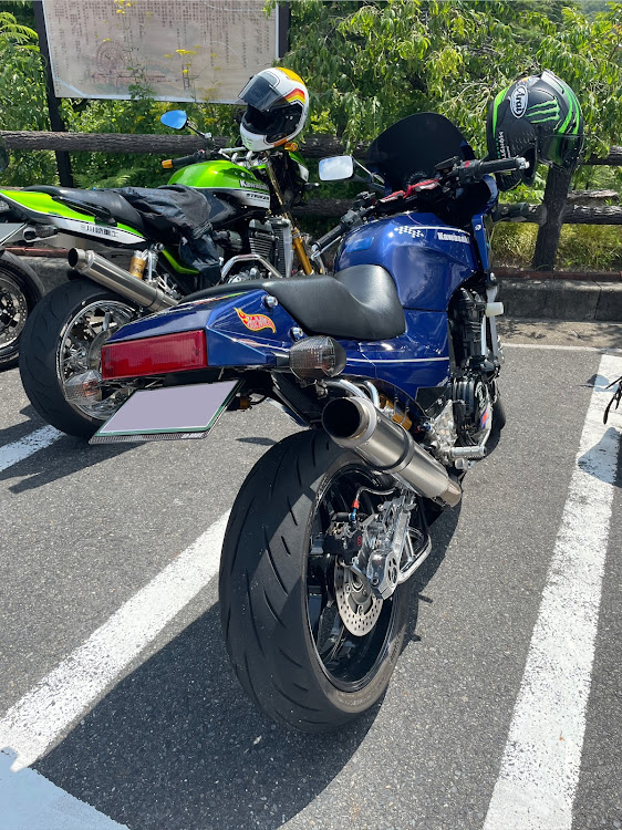 86のGPZ900R Ninja・背徳の🍔🍟マック💕・マックシェイクはバニラが一番・立体駐車場・🍑お尻に関するカスタム事例の投稿画像7枚目