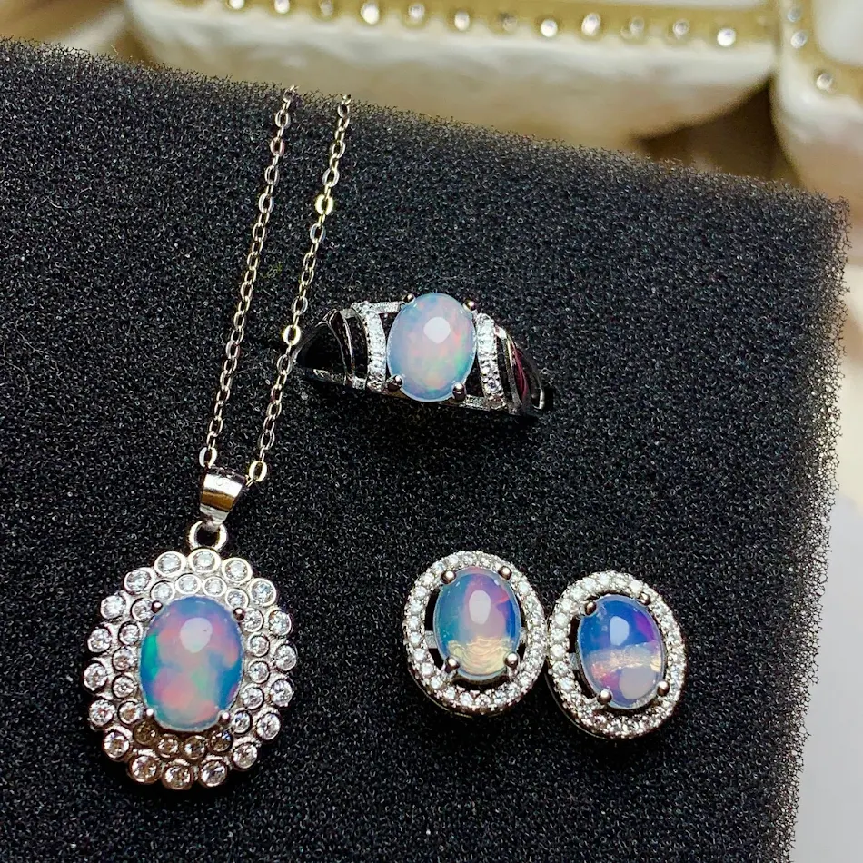 Joias de Gemas Coloridas Prata 925 com Opala Incrustada Elegância Simples e Moderna Conjunto de Moda Perfeito para um Visual Sofisticado