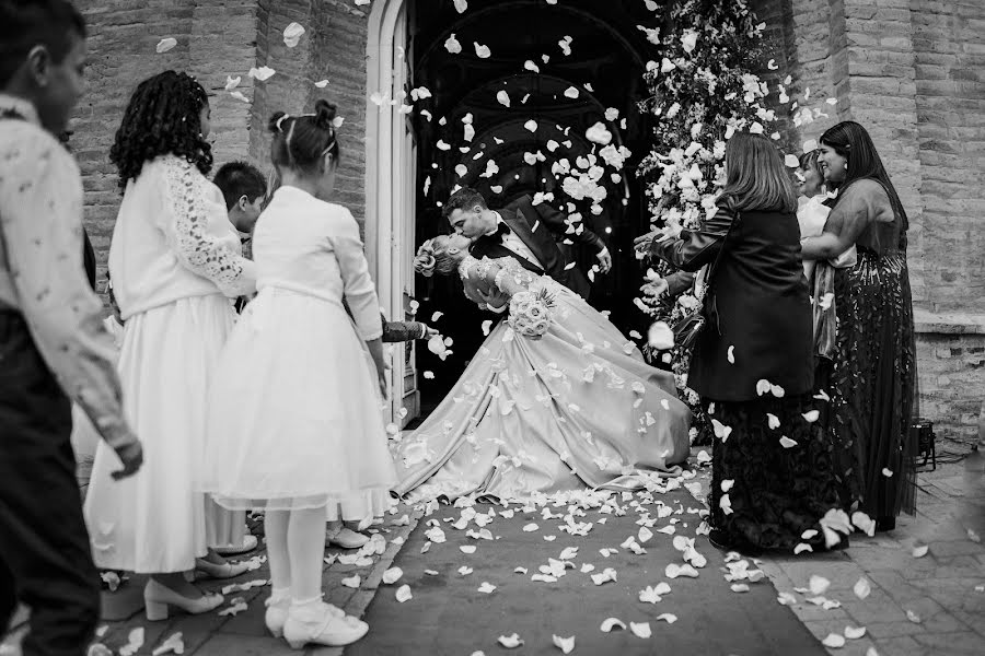 Fotografo di matrimoni Christian Puello (puelloconde). Foto del 3 novembre 2023