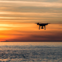 Drone al tramonto di 