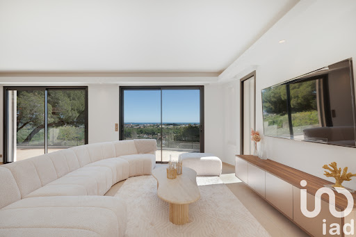 Maison avec piscine et terrasse 4