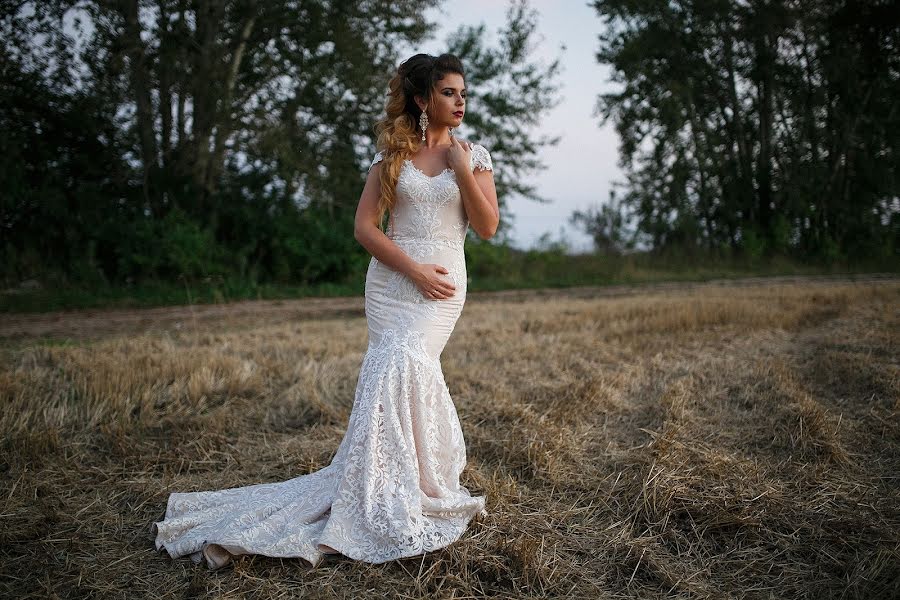 Fotógrafo de casamento Olga Savina (savinaolga). Foto de 23 de agosto 2016