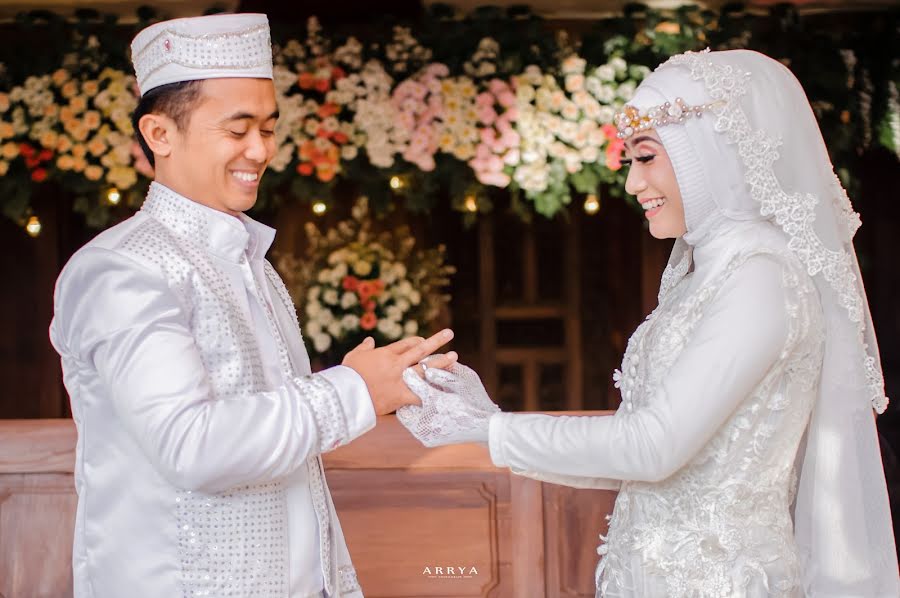 Wedding photographer Zaenal Arifin (arryagalery). Photo of 16 December 2019