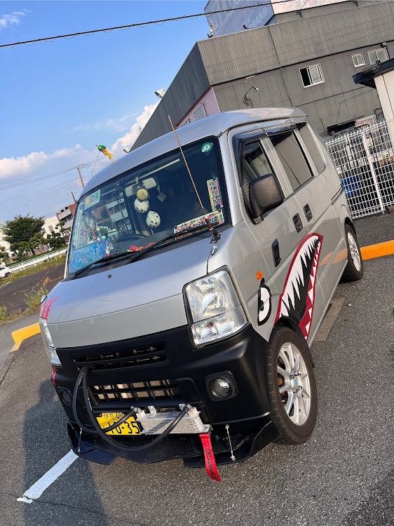 スクラムのラブホ仕様の車中泊仕様・サメステッカー・黒バンパー・ラッパに関するカスタム事例の投稿画像4枚目