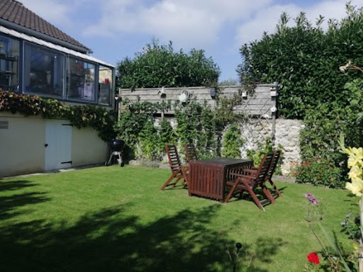 House with garden and terrace 1