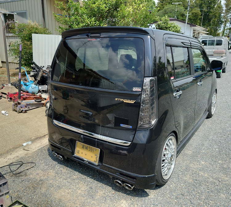 ワゴンRスティングレーのリアゲートウイング装着・塗装完成・DIYに関するカスタム事例の投稿画像10枚目