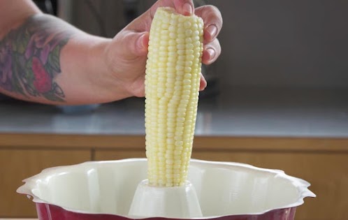 Cutting corn from a cob 