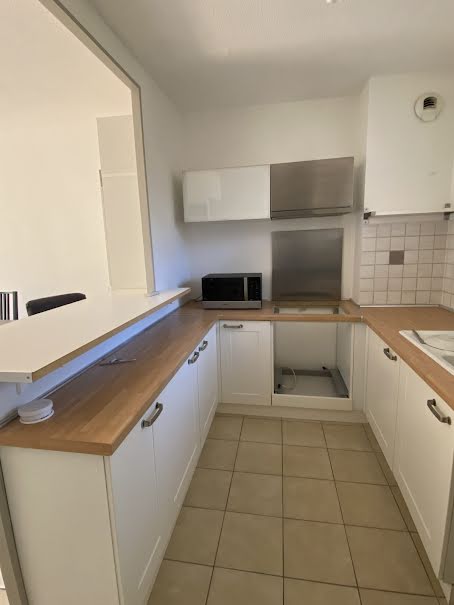 Location meublée appartement 2 pièces 48 m² à Toulon (83000), 894 €