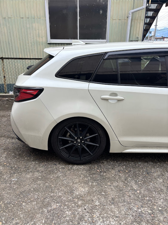 カローラツーリングの車高調・バネレート・カローラツーリング・カローラスポーツ・HKSに関するカスタム事例の投稿画像1枚目