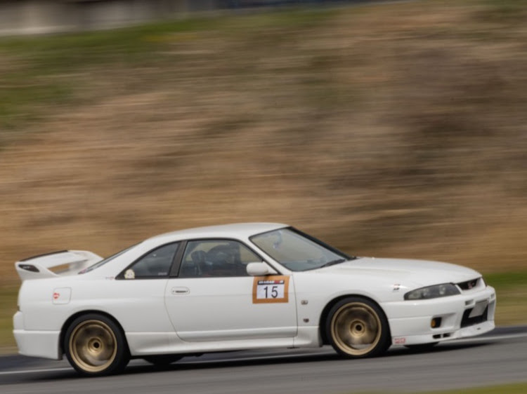 スカイライン GT-Rの愛車の一番好きな角度・サーキット走行・本庄サーキット・Rをシバくに関するカスタム事例の投稿画像1枚目
