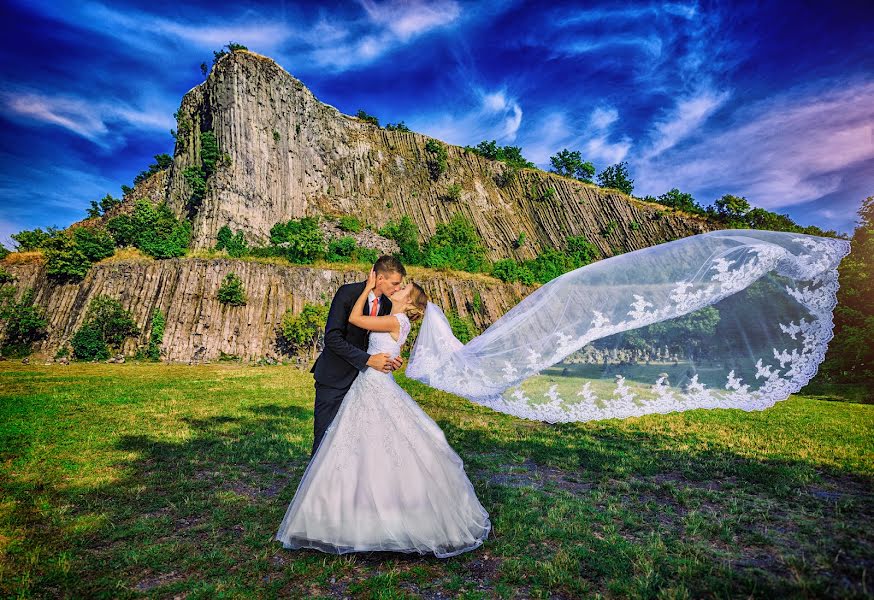 Fotógrafo de casamento Tamás Somosi (somansky). Foto de 30 de março 2020