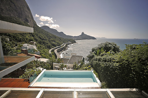 Maison avec piscine et terrasse 4